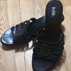 Judith sandals